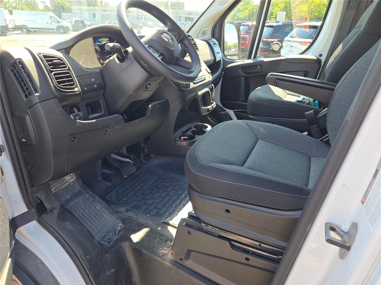Used 2025 RAM ProMaster 2500 w/ Convenience Group image 22