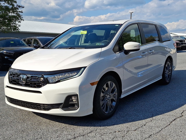 New 2026 Honda Odyssey Touring image 3