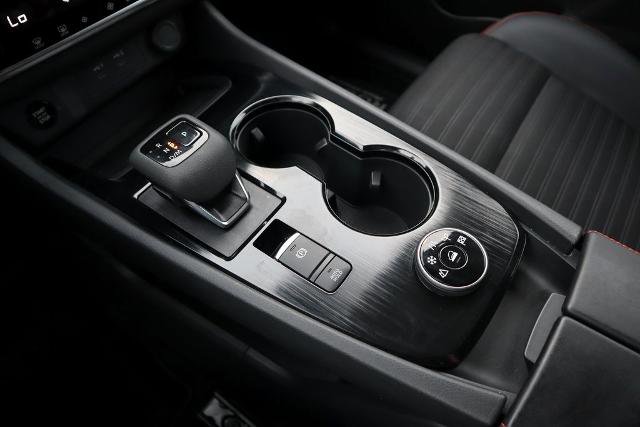 Certified 2025 Nissan Rogue SV image 25