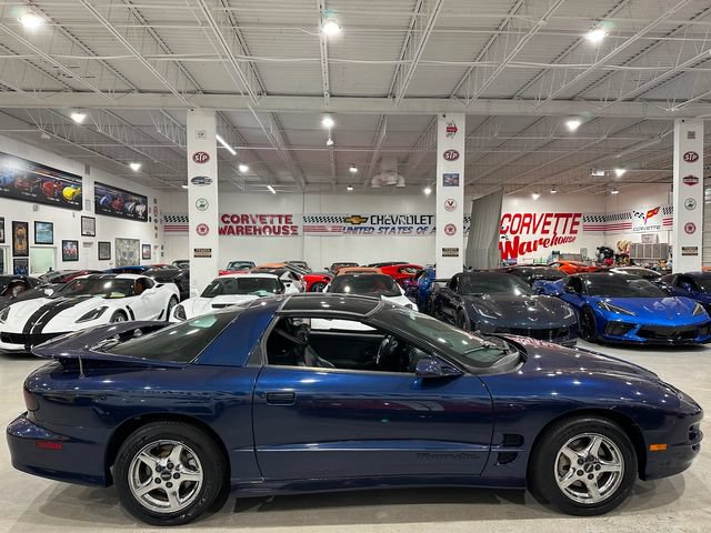 Used 2000 Pontiac Firebird Formula w/ Security Pkg RWD image 6