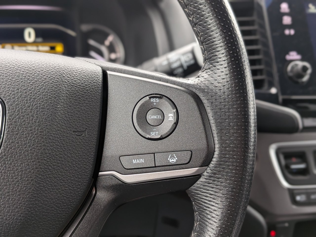 Used 2023 Honda Passport EX-L image 32