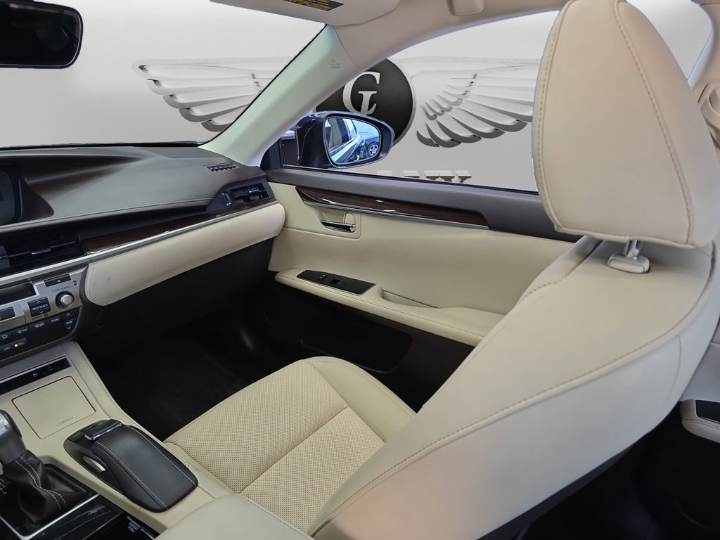 Used 2018 Lexus ES 350 w/ Navigation System Package image 18