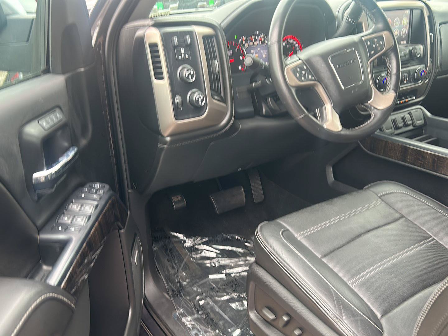 Used 2016 GMC Sierra 1500 Denali w/ Enhanced Driver Alert Package AWD/4WD image 8