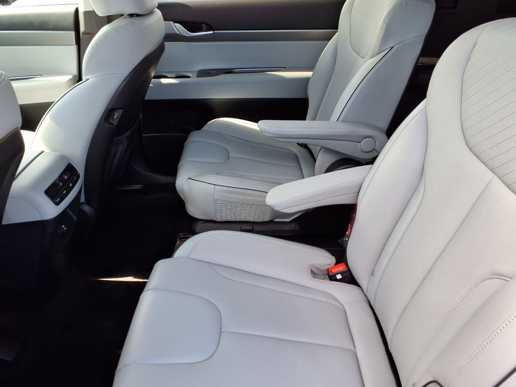 Used 2025 Hyundai Palisade SEL FWD image 11