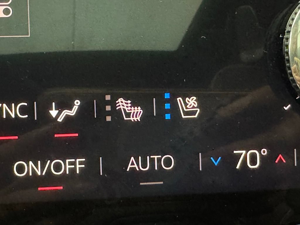 Used 2026 GMC Yukon Denali Ultimate AWD/4WD image 7