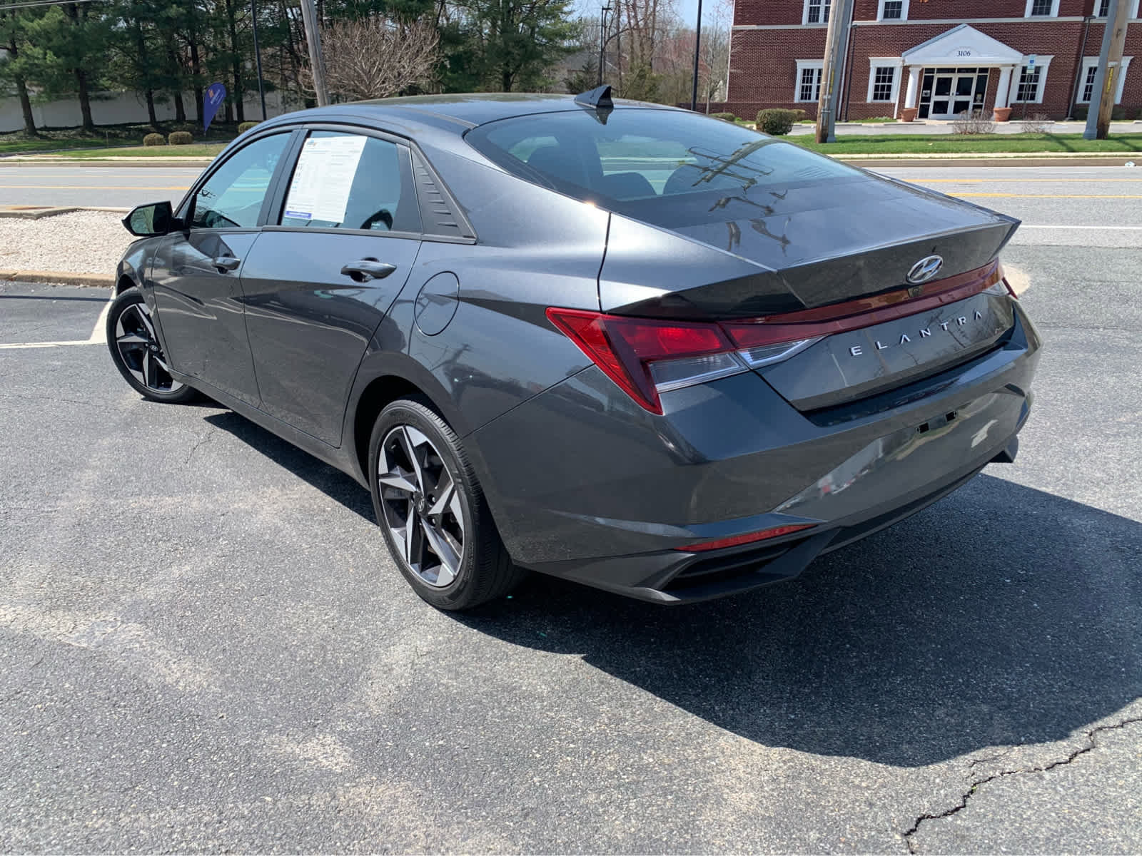 Used 2023 Hyundai Elantra SEL w/ Convenience Package FWD image 4