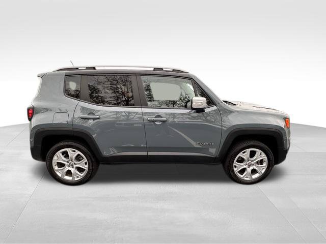 Used 2017 Jeep Renegade Limited AWD/4WD image 9