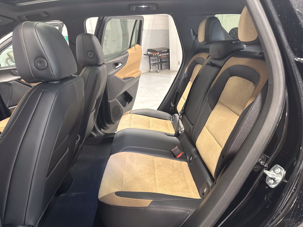 New 2026 Chevrolet Equinox ACTIV w/ Convenience Package III FWD image 37