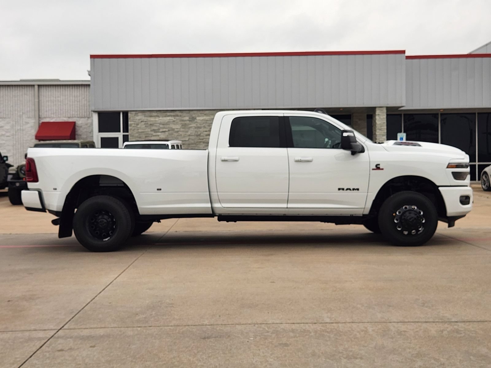 New 2026 RAM 3500 Laramie AWD/4WD image 7