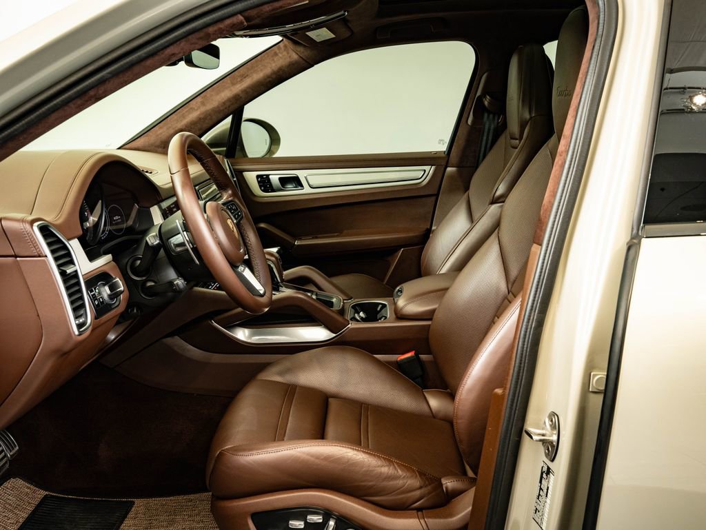 Certified 2021 Porsche Cayenne Turbo AWD/4WD image 5