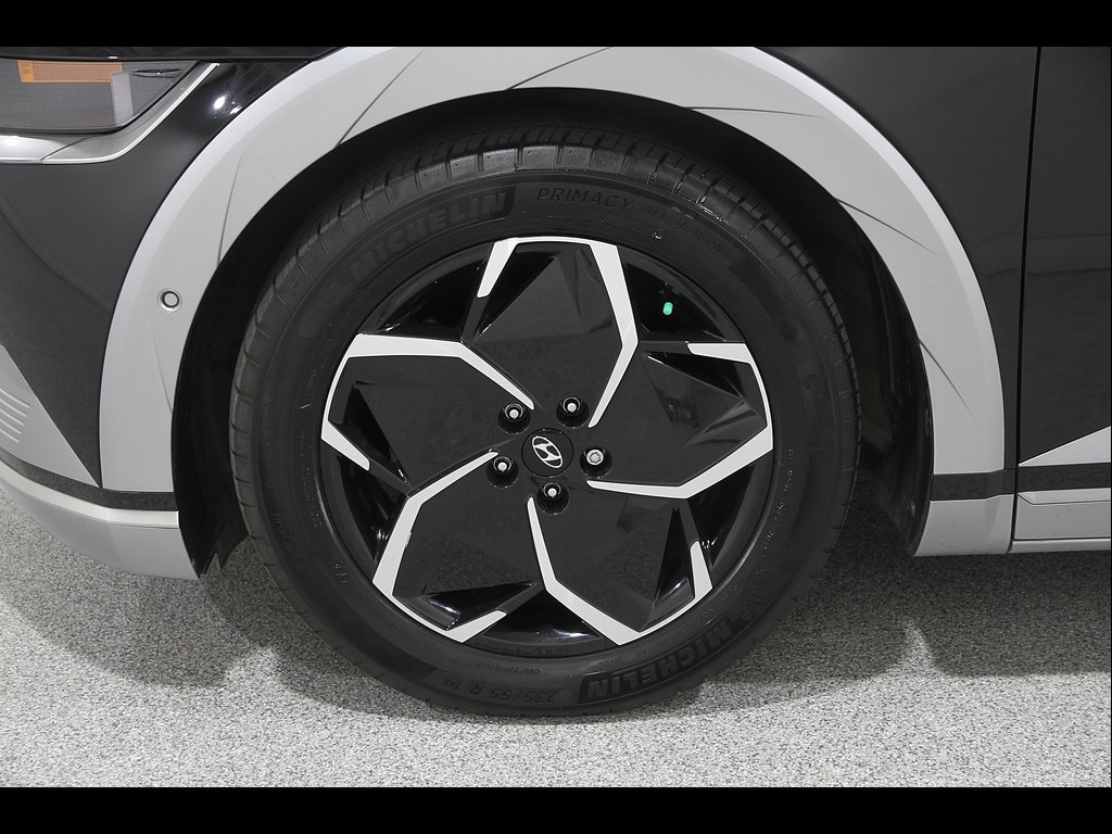 Certified 2024 Hyundai Ioniq 5 Limited RWD image 25