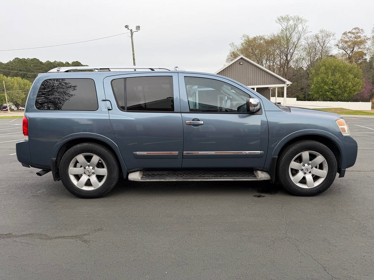 Used 2010 Nissan Armada Titanium RWD image 9