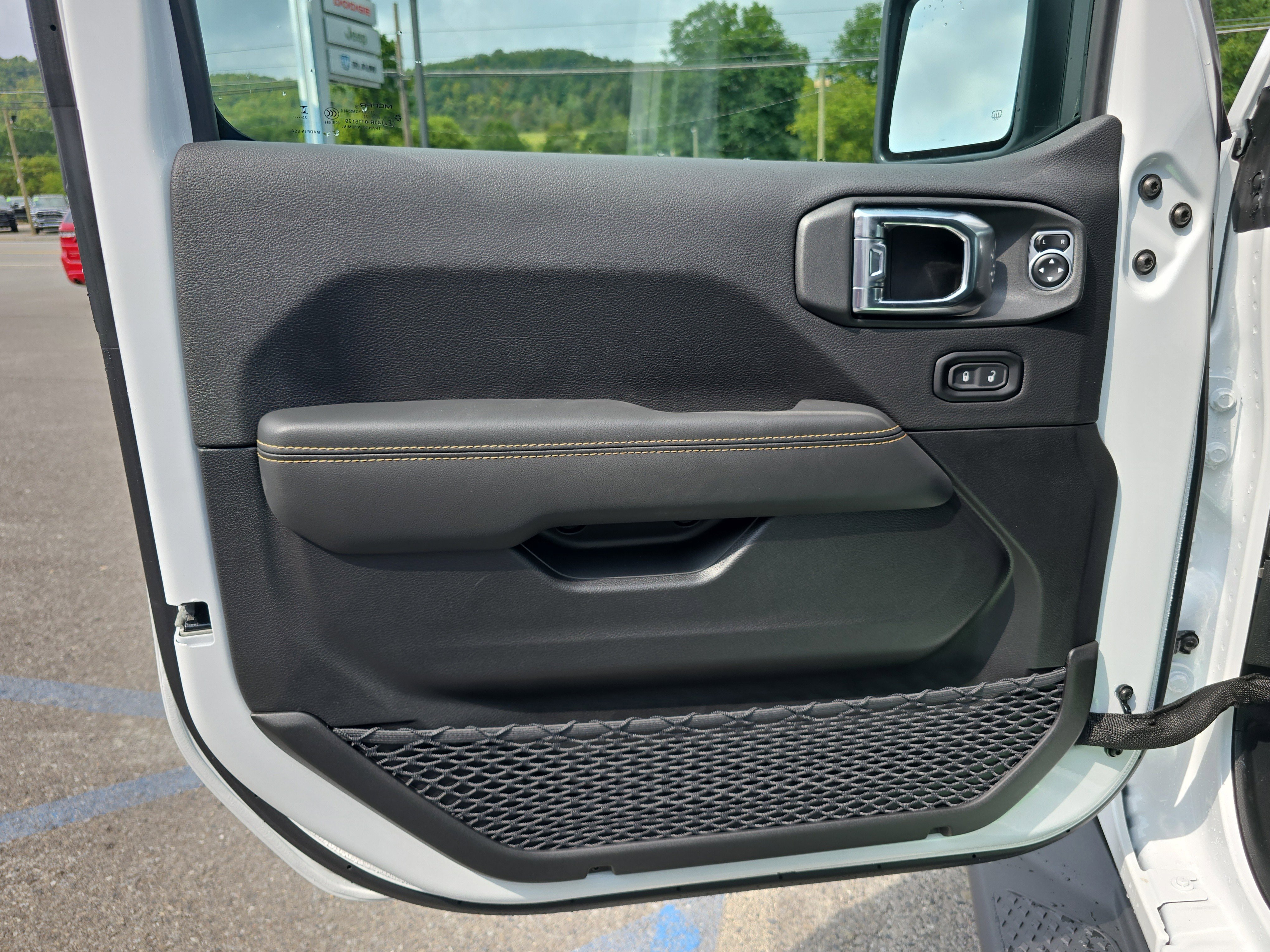 New 2025 Jeep Gladiator Sport image 16