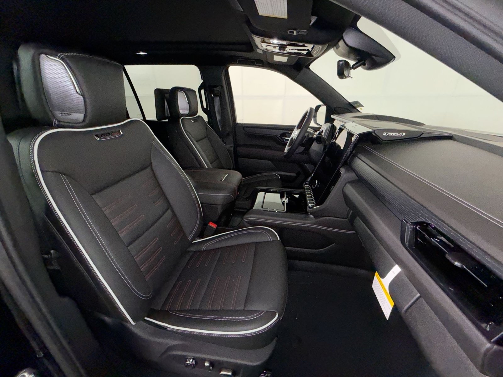New 2026 GMC Yukon XL AT4 Ultimate AWD/4WD image 28