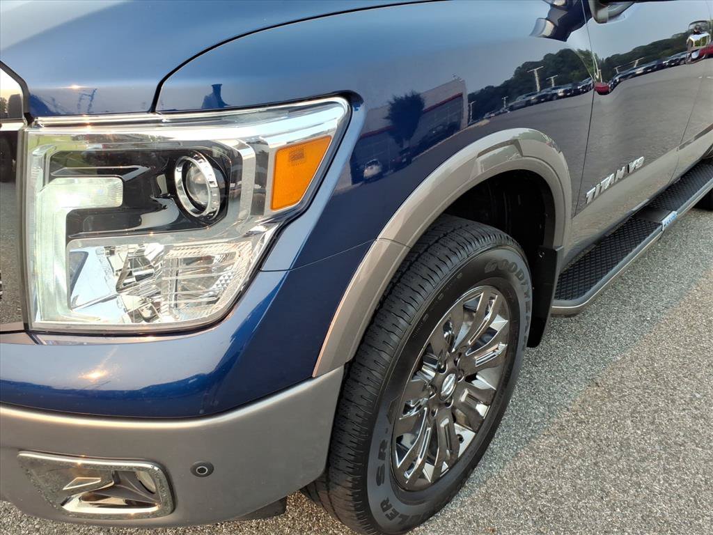 Used 2019 Nissan Titan Platinum Reserve AWD/4WD image 8
