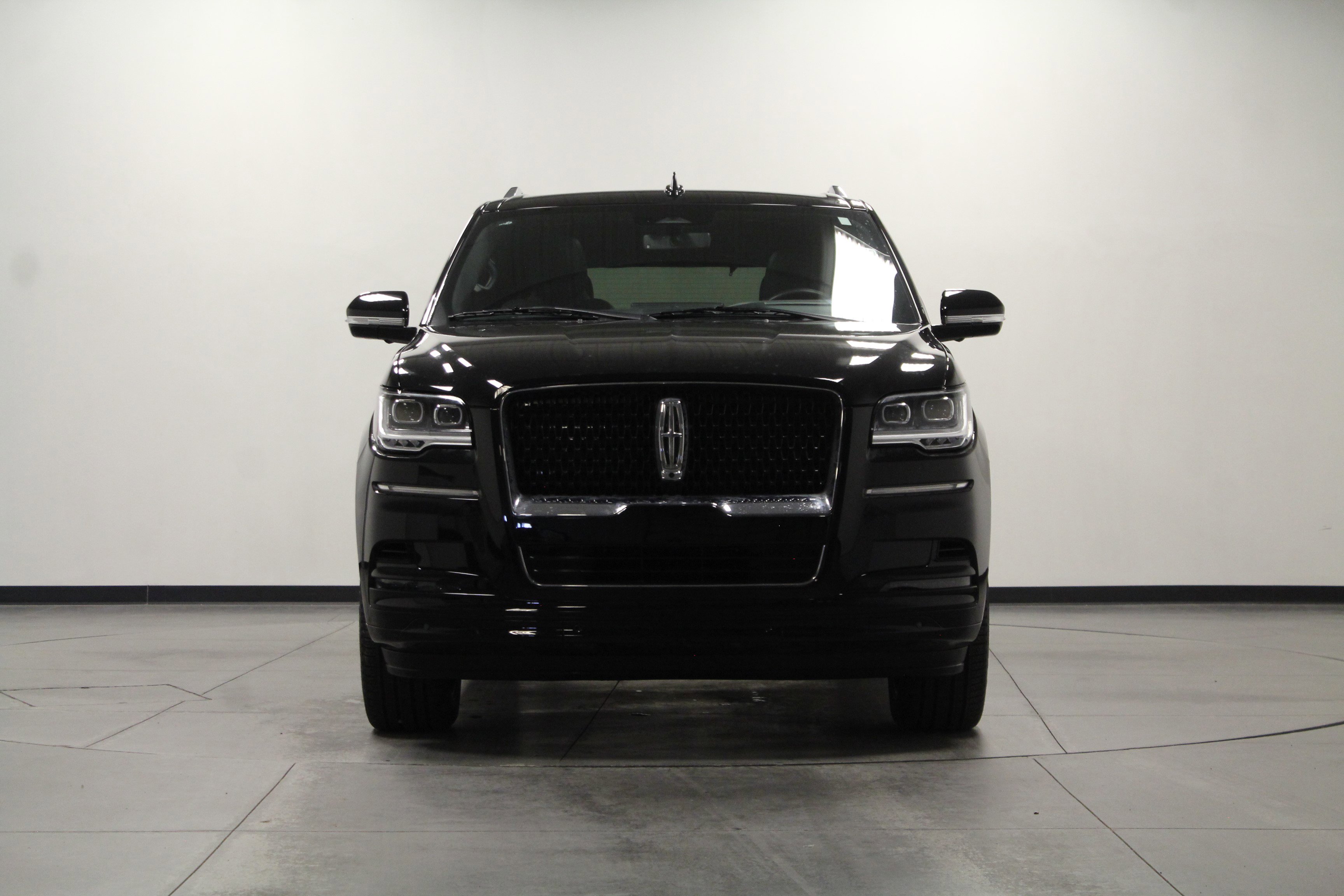 Used 2024 Lincoln Navigator Reserve image 9