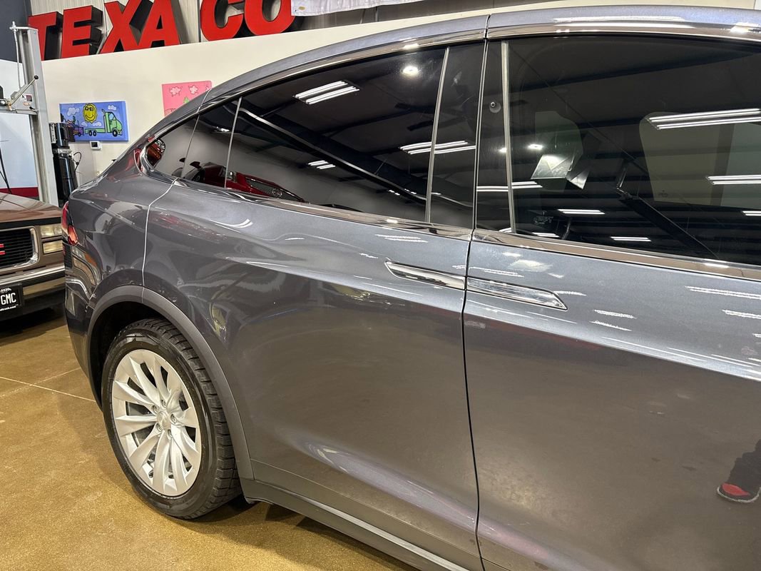 Used 2020 Tesla Model X image 43