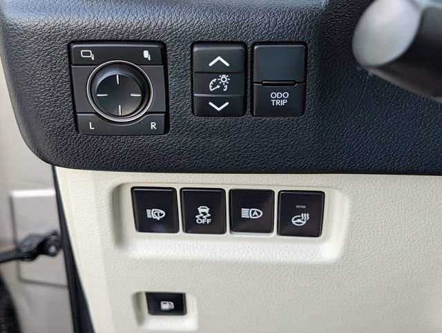 Used 2022 Lexus GX 460 Premium w/ Premium Package AWD/4WD image 22