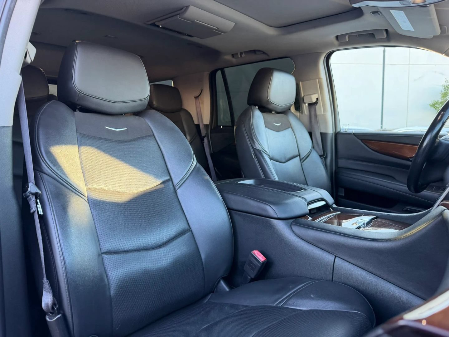 Used 2016 Cadillac Escalade Premium RWD image 19