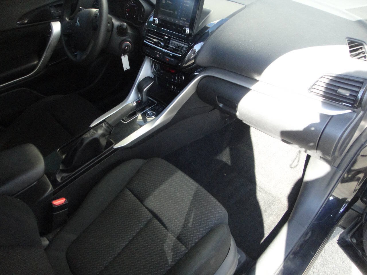 Used 2022 Mitsubishi Eclipse Cross LE AWD/4WD image 14