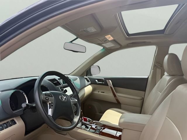 Used 2013 Toyota Highlander Limited AWD/4WD image 11