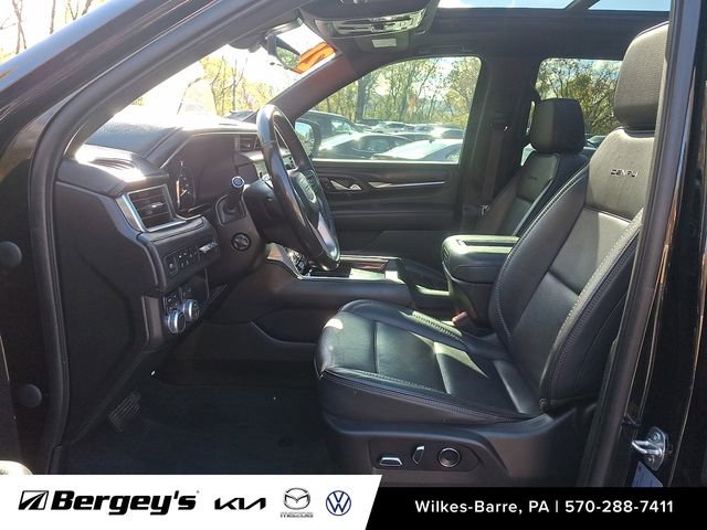 Used 2021 GMC Yukon Denali w/ Denali Premium Package image 16