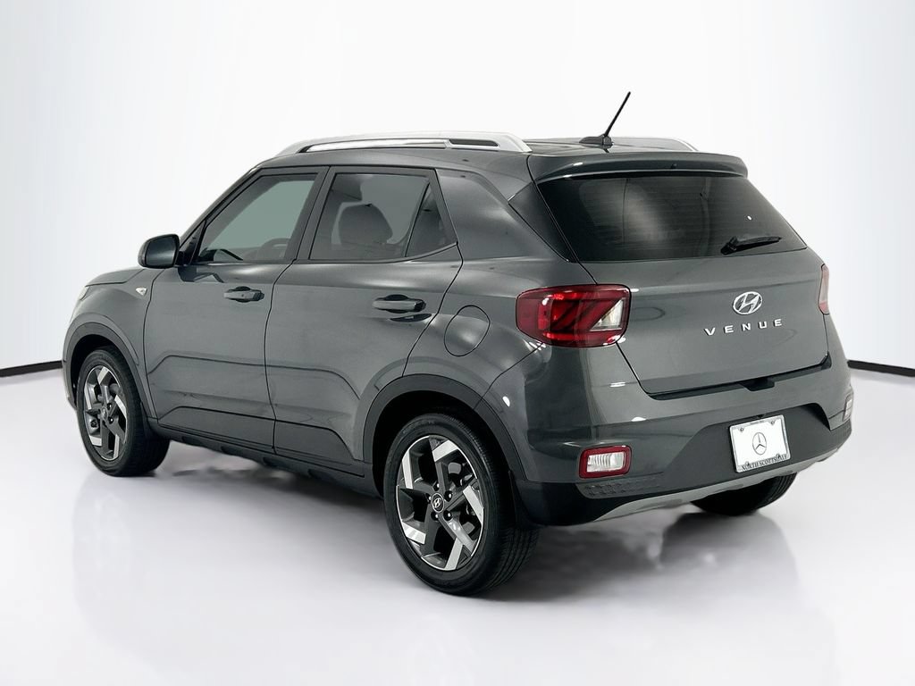 Used 2025 Hyundai Venue SEL FWD image 7