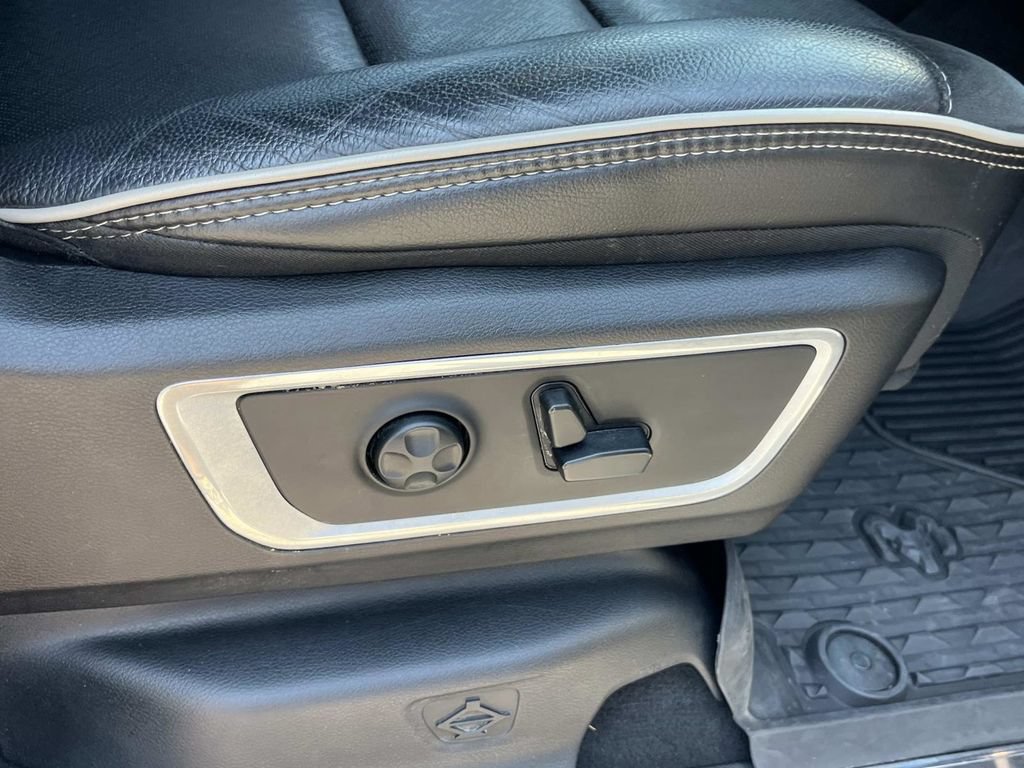 Used 2019 RAM 1500 Laramie w/ Sport Appearance Package AWD/4WD image 27