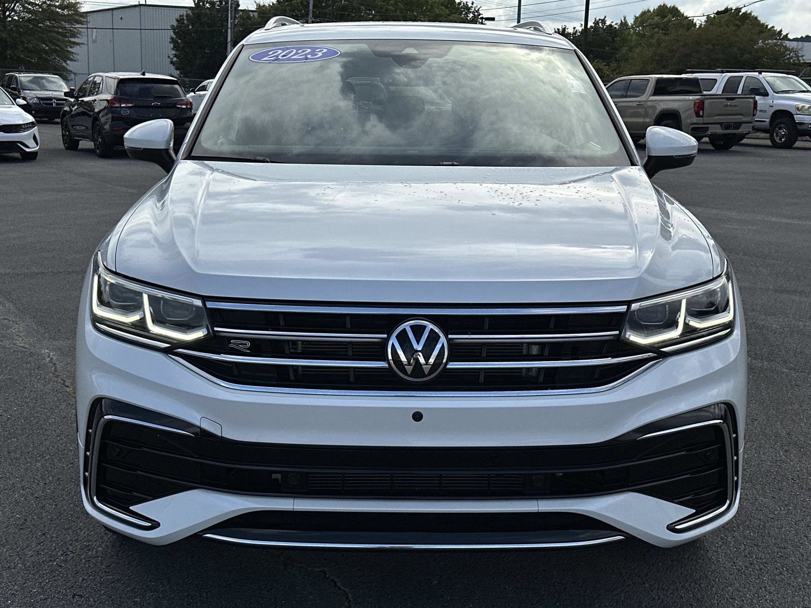 Used 2023 Volkswagen Tiguan SEL R-Line image 10