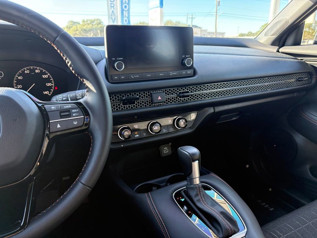 Used 2025 Honda HR-V Sport image 15
