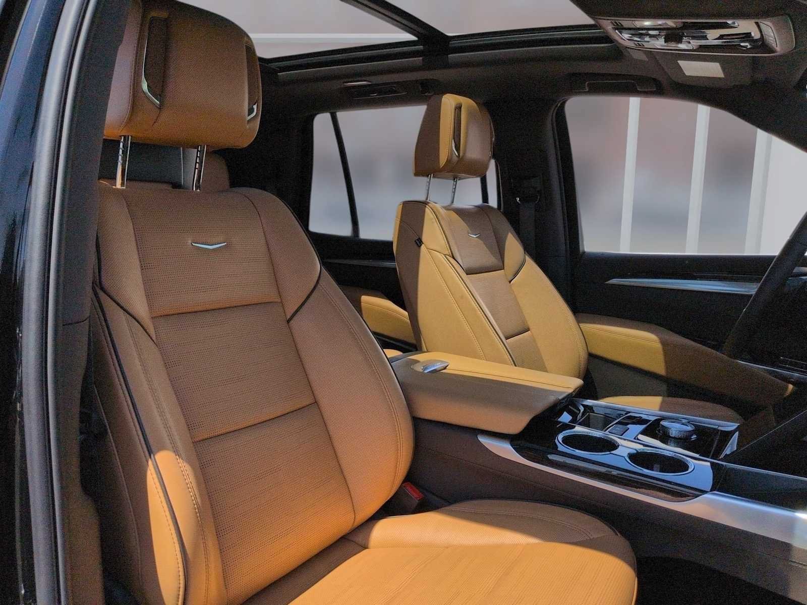 Used 2025 Cadillac Escalade Premium Luxury w/ Touring Package AWD/4WD image 28