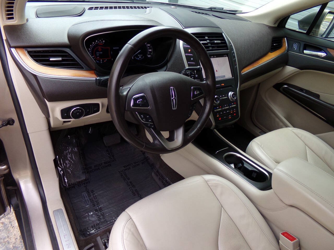Used 2018 Lincoln MKC Select w/ Select Plus Package FWD image 16