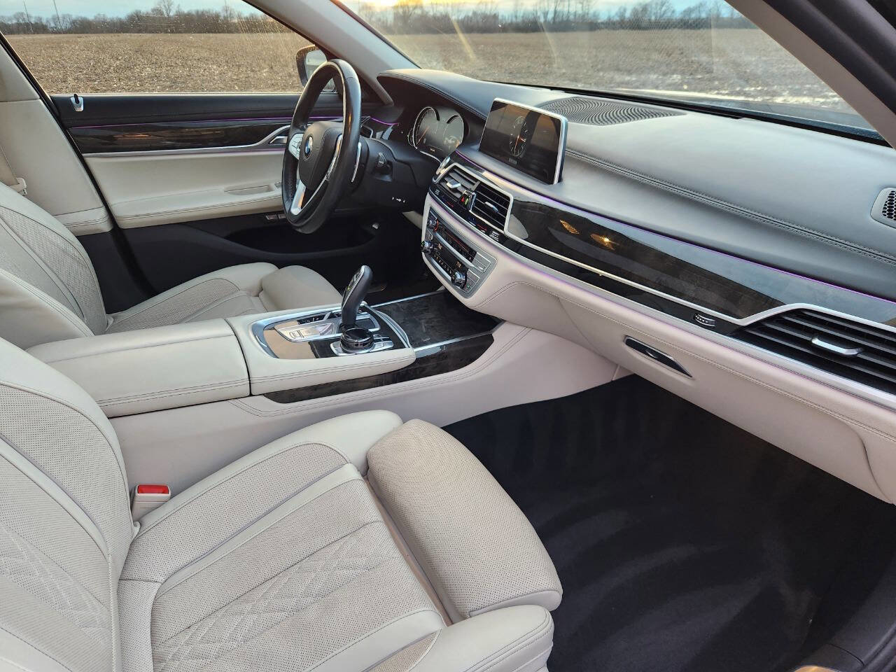 Used 2016 BMW 750i xDrive image 8