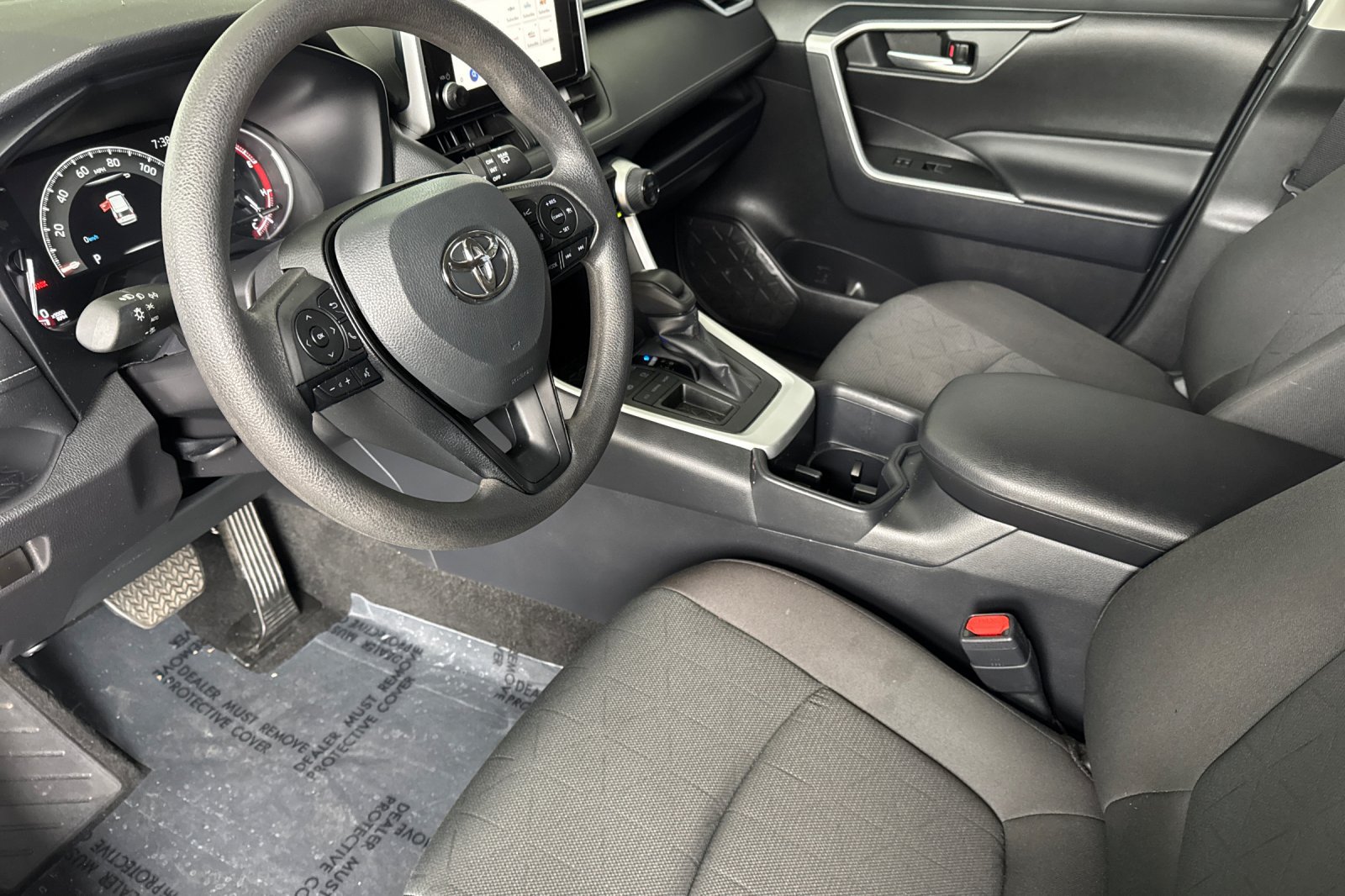 Used 2025 Toyota RAV4 XLE FWD image 10