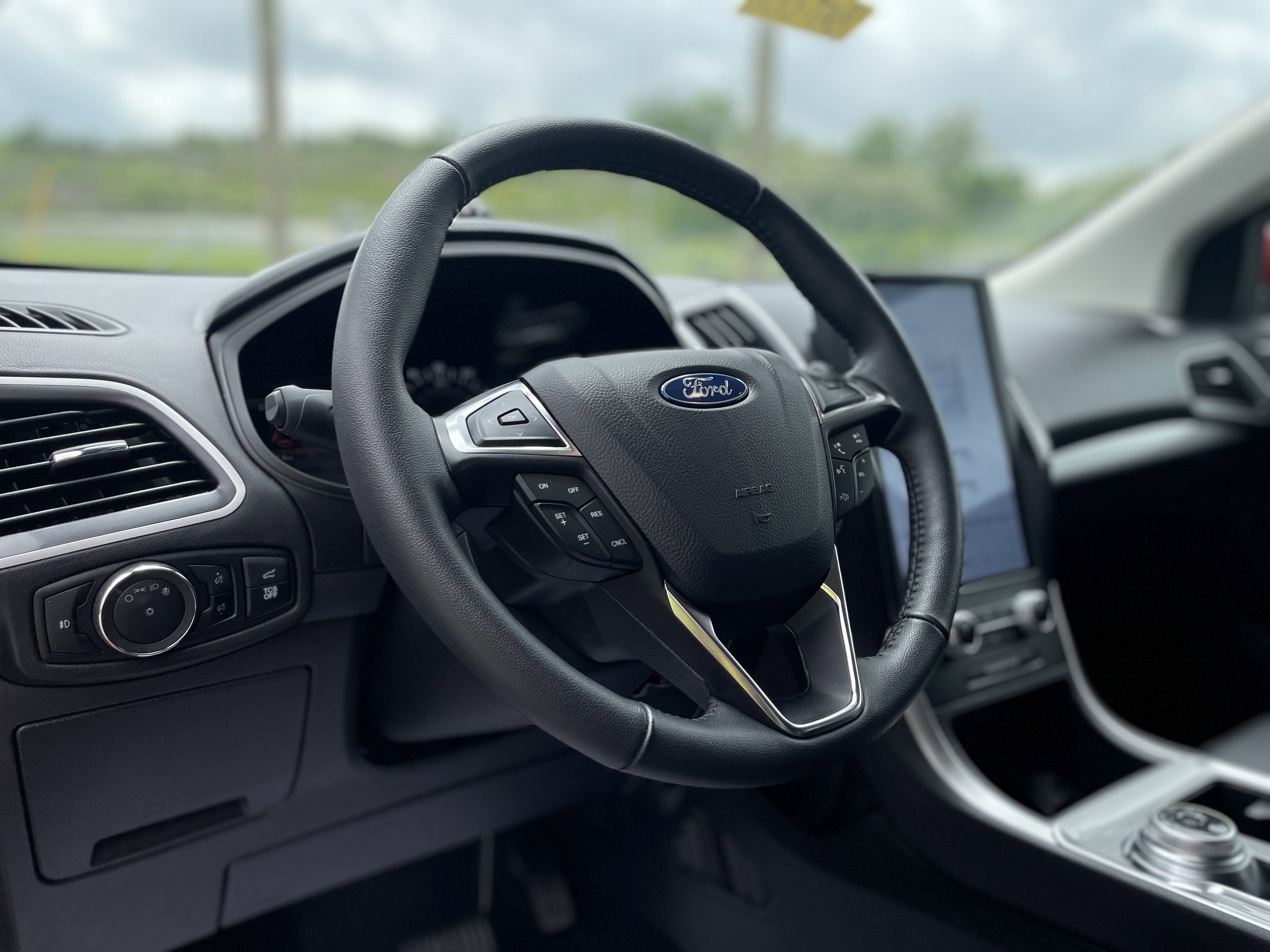 Used 2024 Ford Edge SEL w/ Convenience Package AWD/4WD image 16