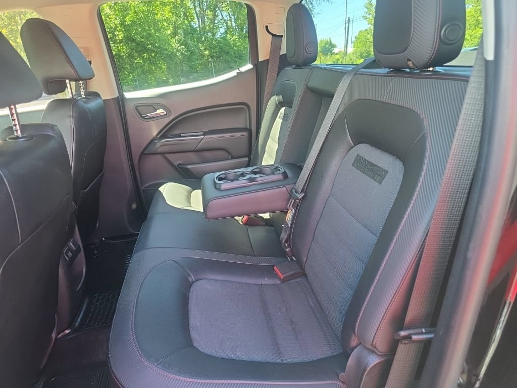 Used 2015 GMC Canyon SLE w/ All-Terrain Package AWD/4WD image 27
