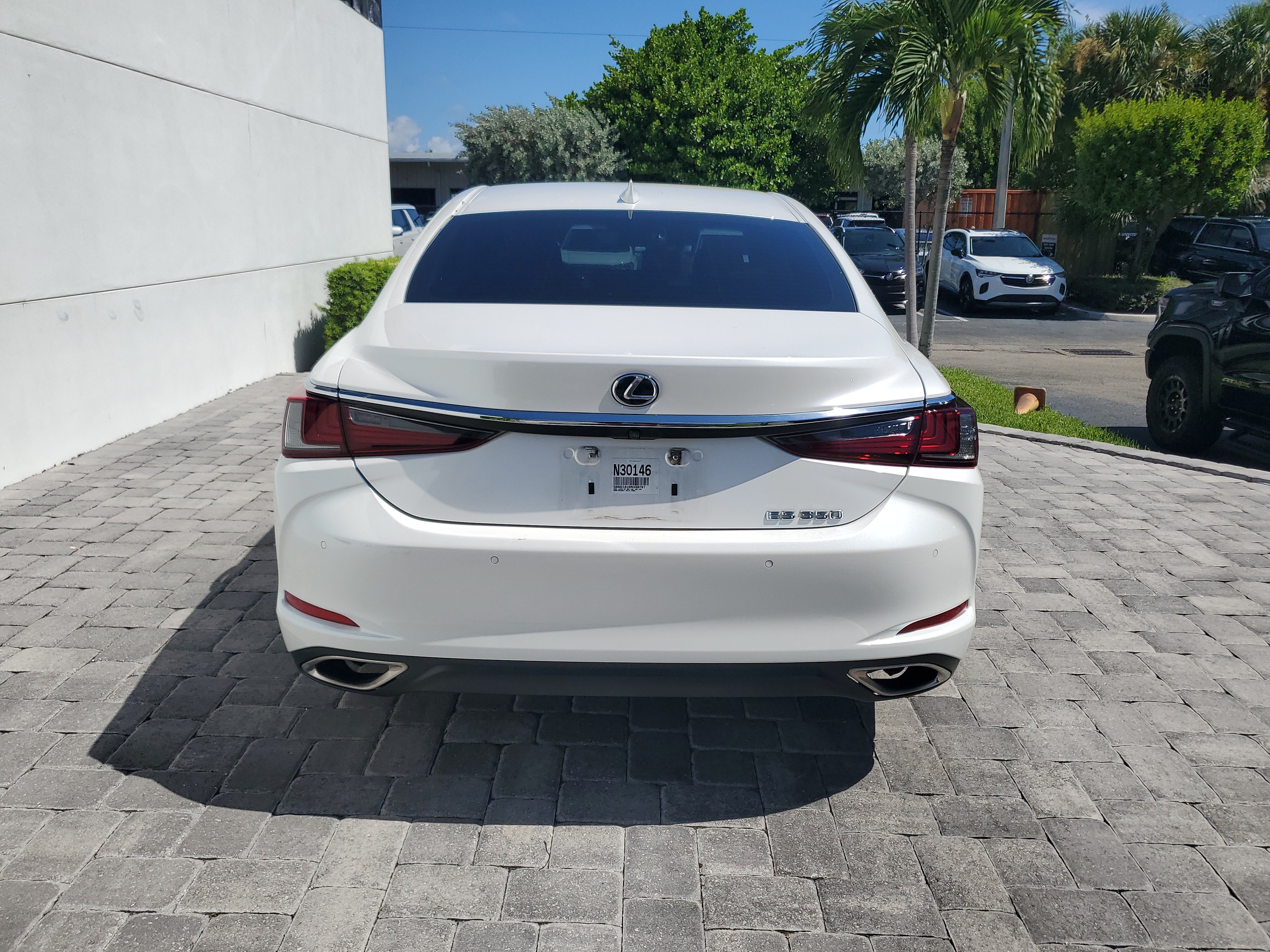 Used 2021 Lexus ES 350 w/ Premium Package FWD image 5