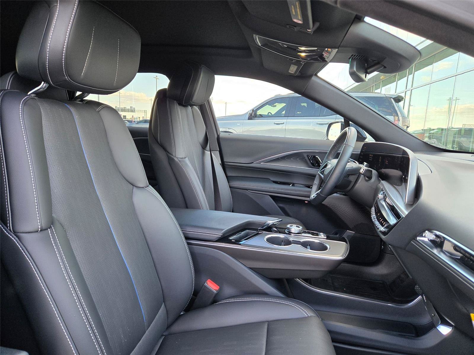New 2026 Cadillac Lyriq Sport AWD/4WD image 29