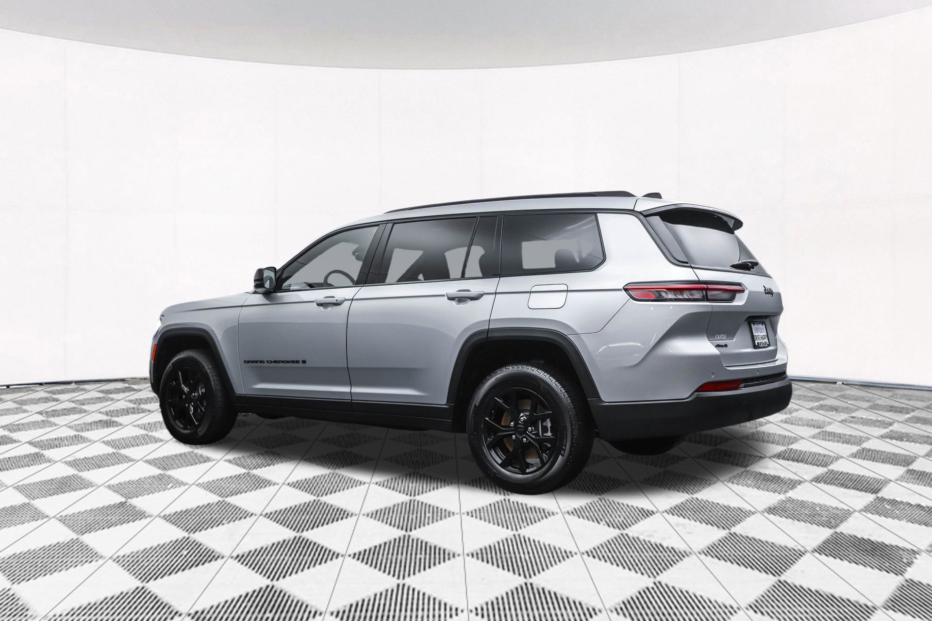 Used 2025 Jeep Grand Cherokee L Altitude image 40