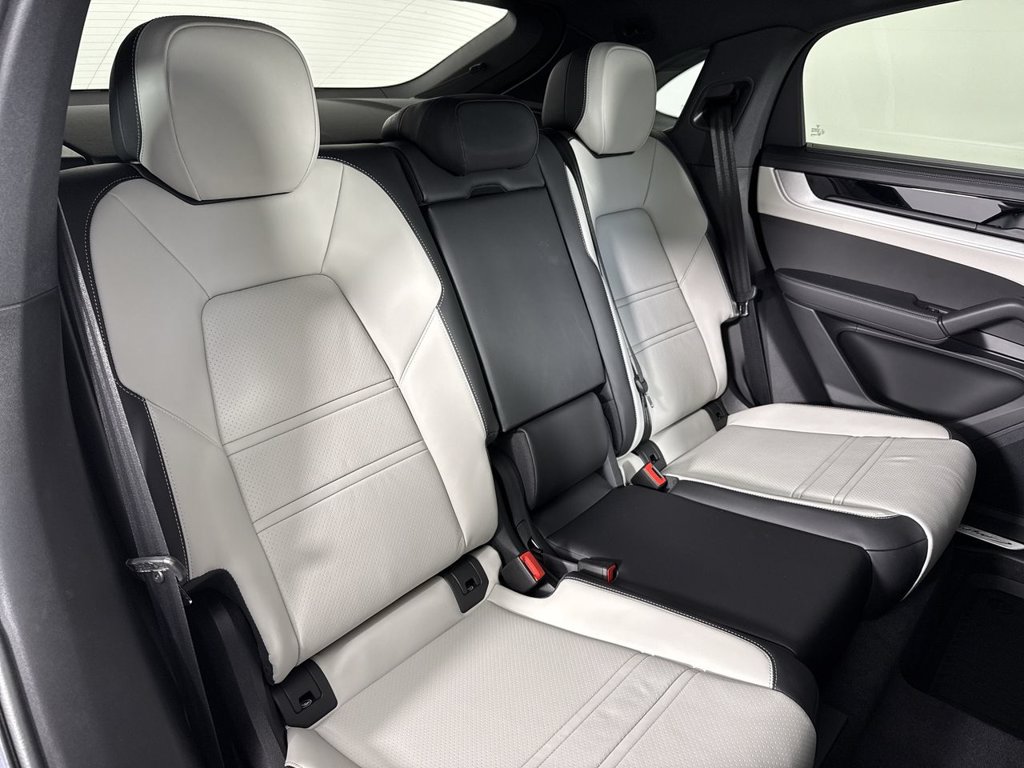 New 2026 Porsche Cayenne Coupe AWD/4WD image 22