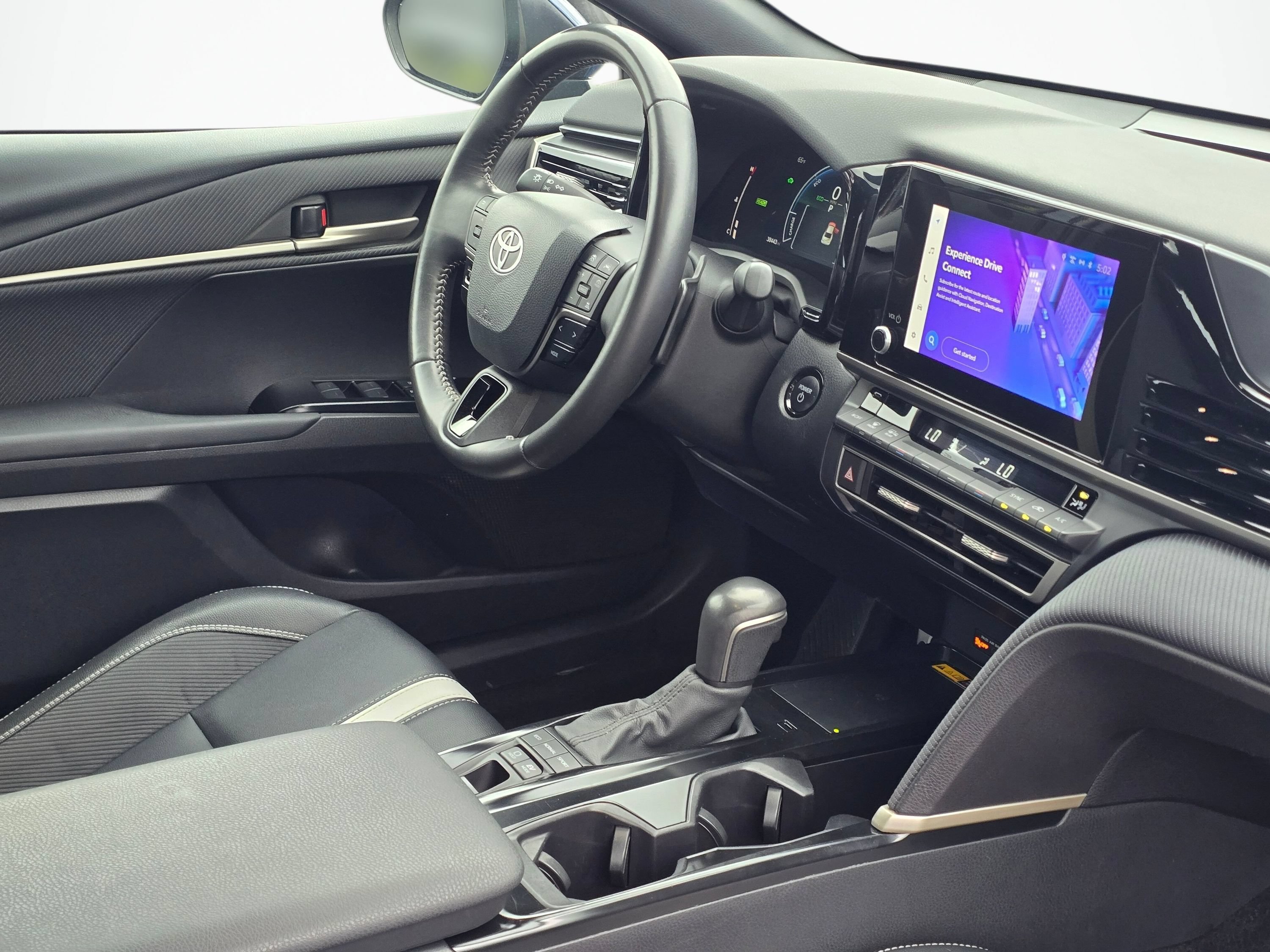 Used 2025 Toyota Camry SE FWD image 25