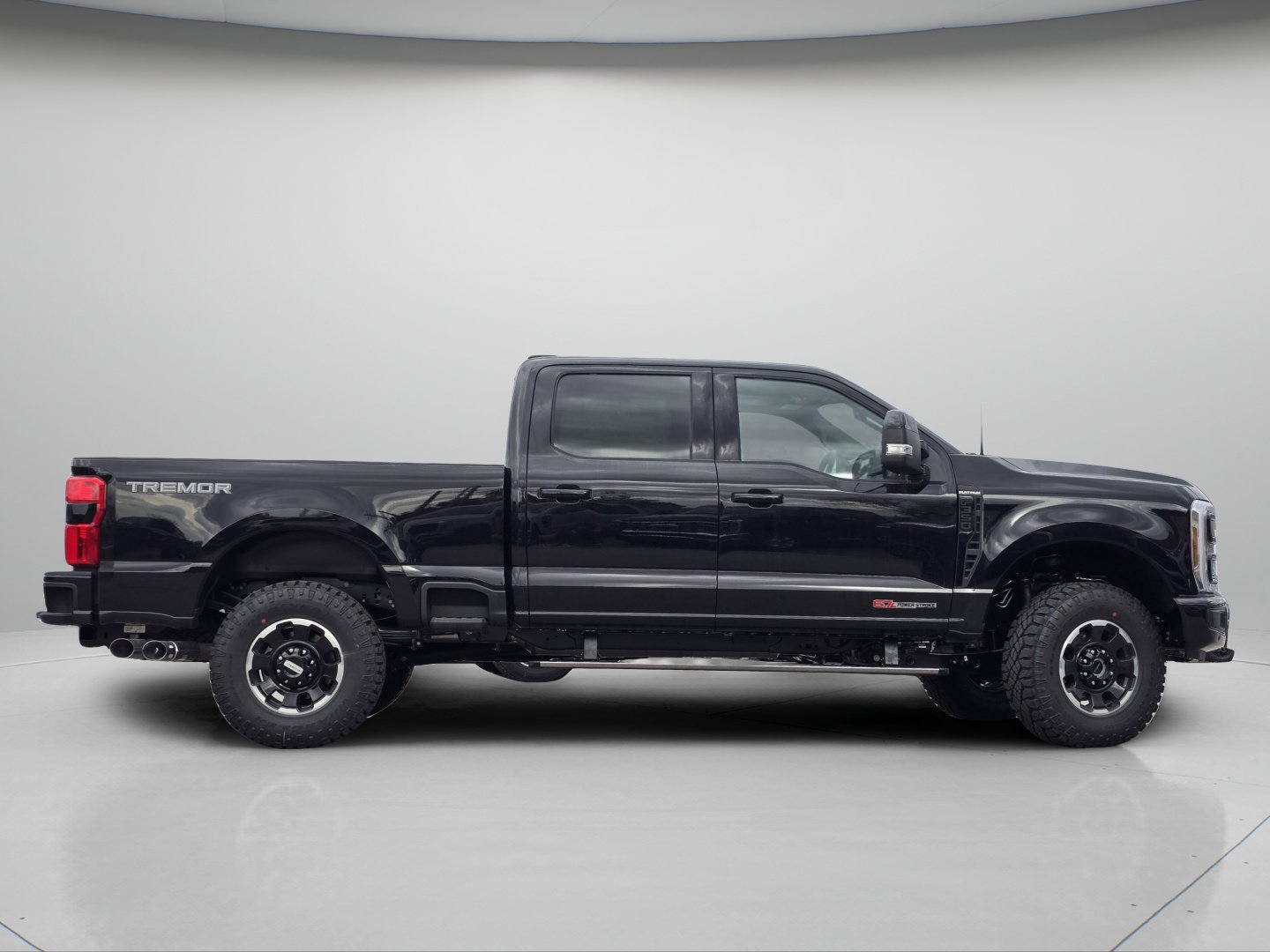 New 2026 Ford F350 Platinum w/ Tremor Off-Road Package AWD/4WD image 26