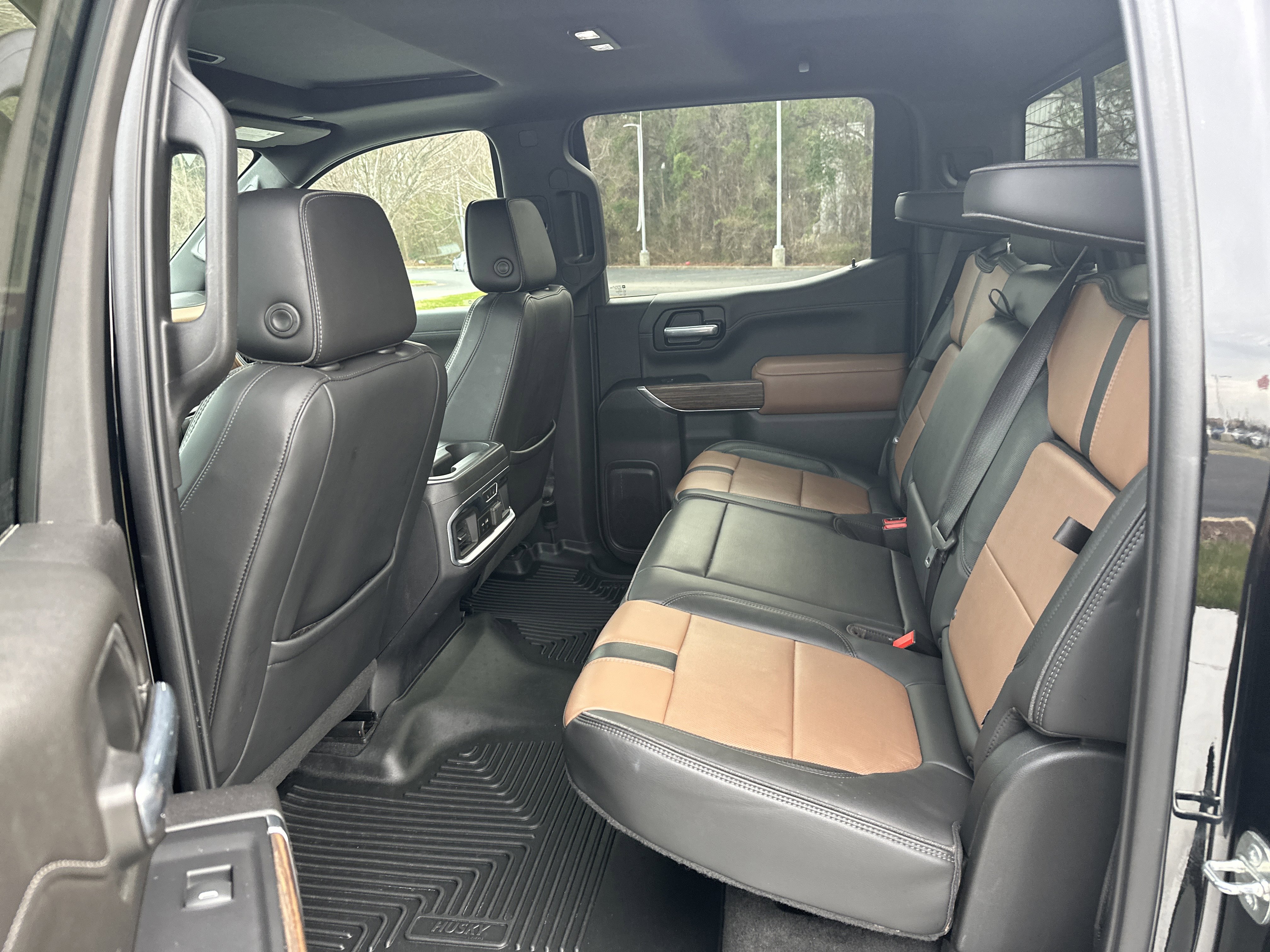 Used 2021 Chevrolet Silverado 1500 High Country w/ Technology Package image 31