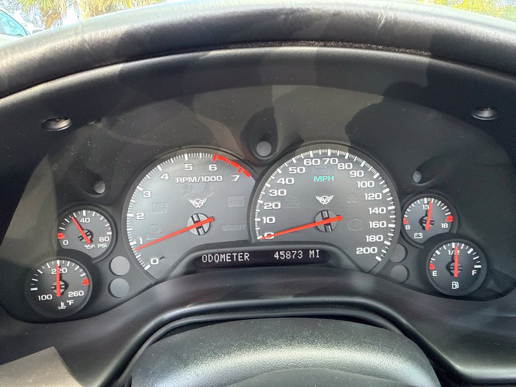 Used 2004 Chevrolet Corvette Convertible w/ Preferred Equipment Group RWD image 21