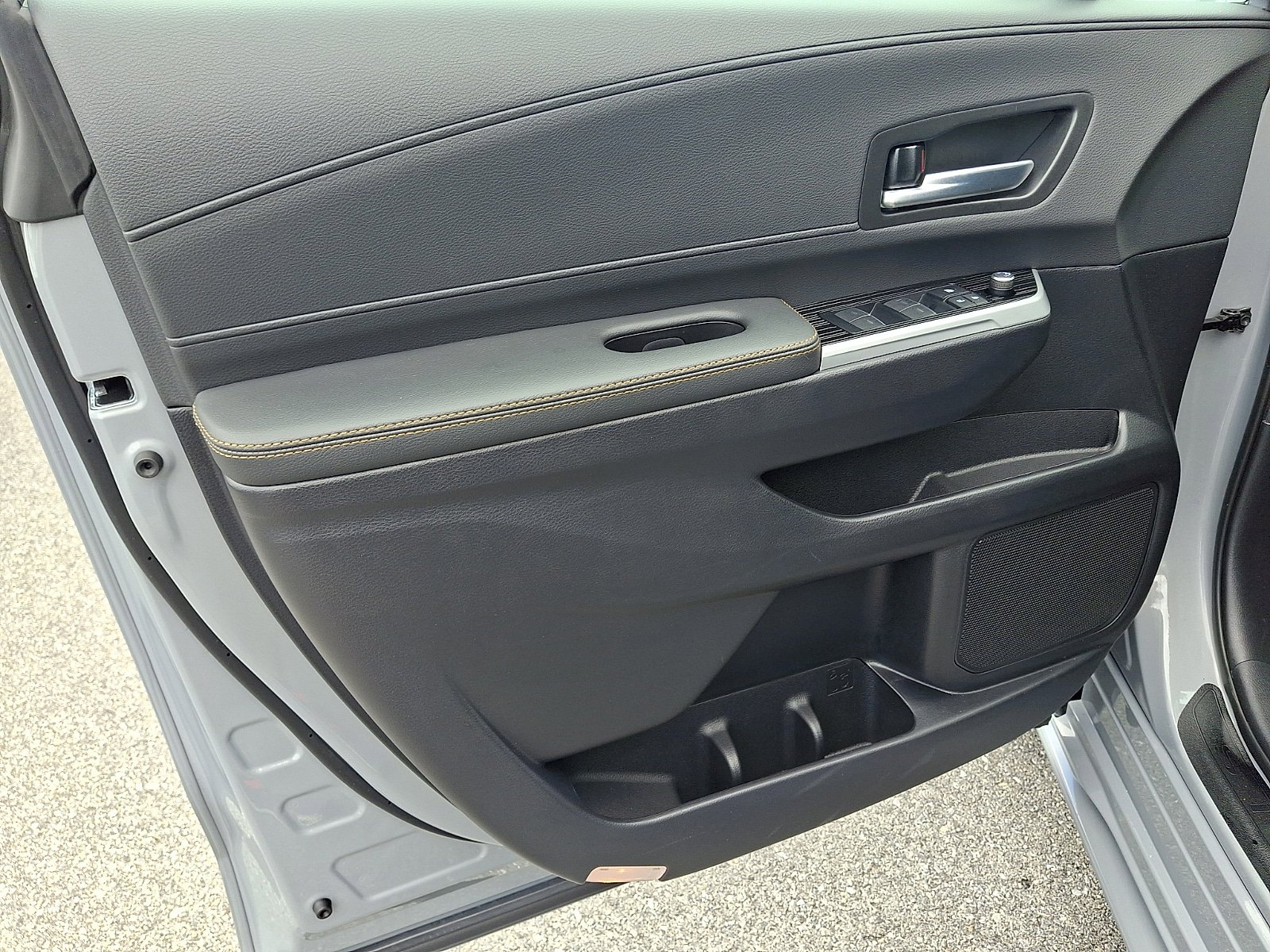 Used 2026 Toyota Sienna XLE Woodland Edition AWD/4WD image 13