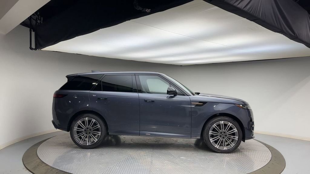 Certified 2025 Land Rover Range Rover Sport Autobiography image 9