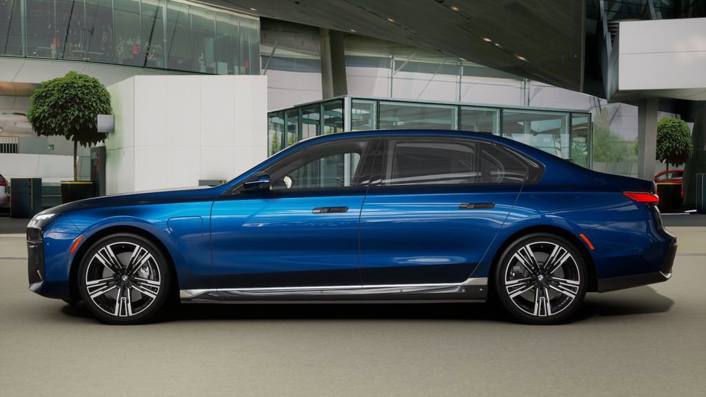 Used 2026 BMW 750e xDrive w/ Executive Package image 30