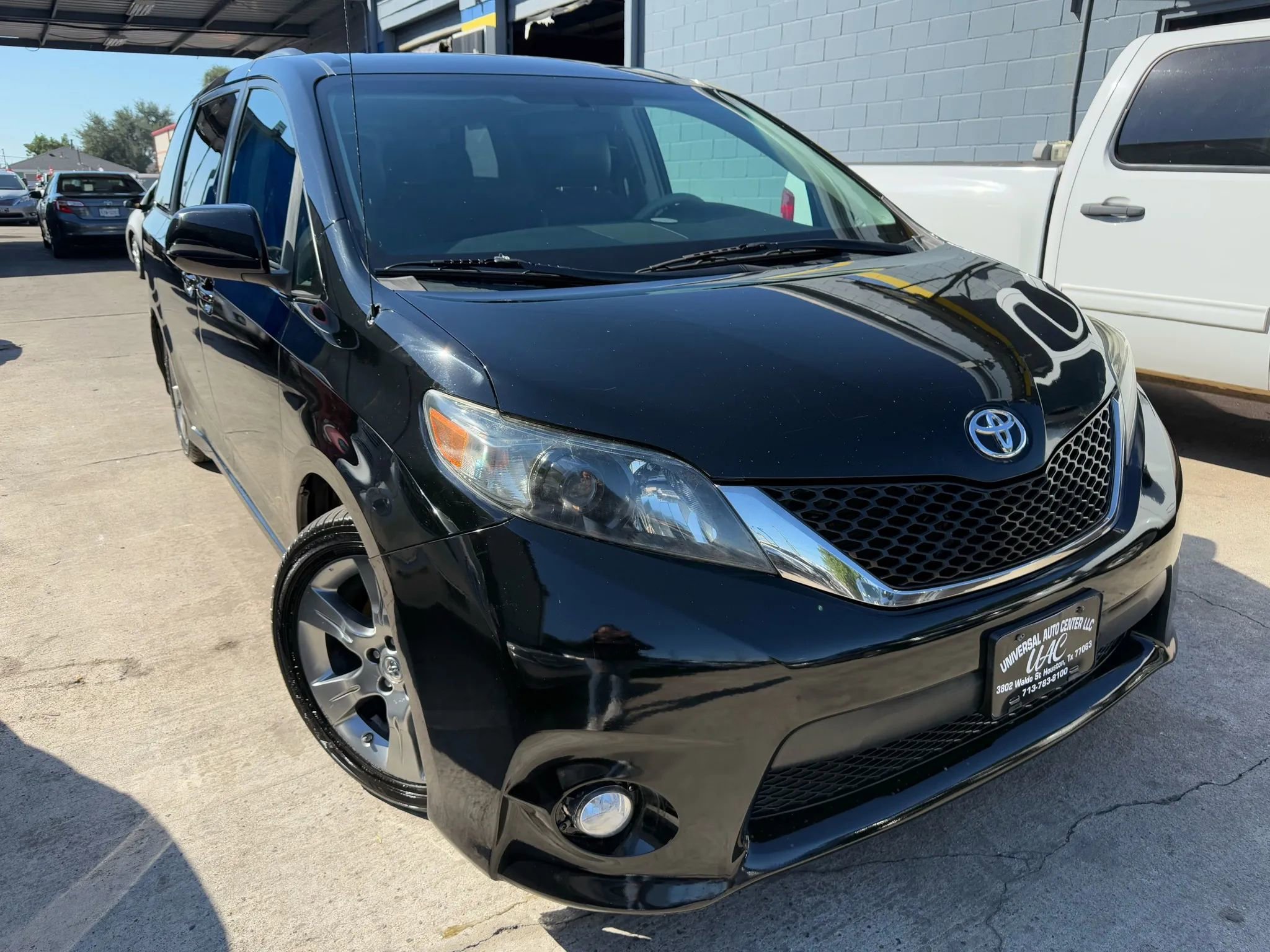 Used 2011 Toyota Sienna SE