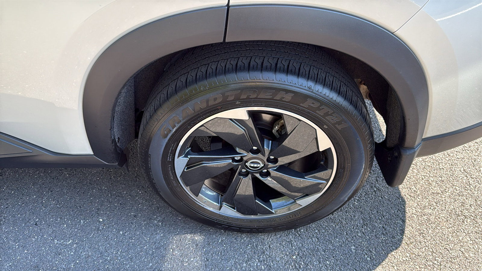 Certified 2024 Nissan Rogue SV AWD/4WD image 21