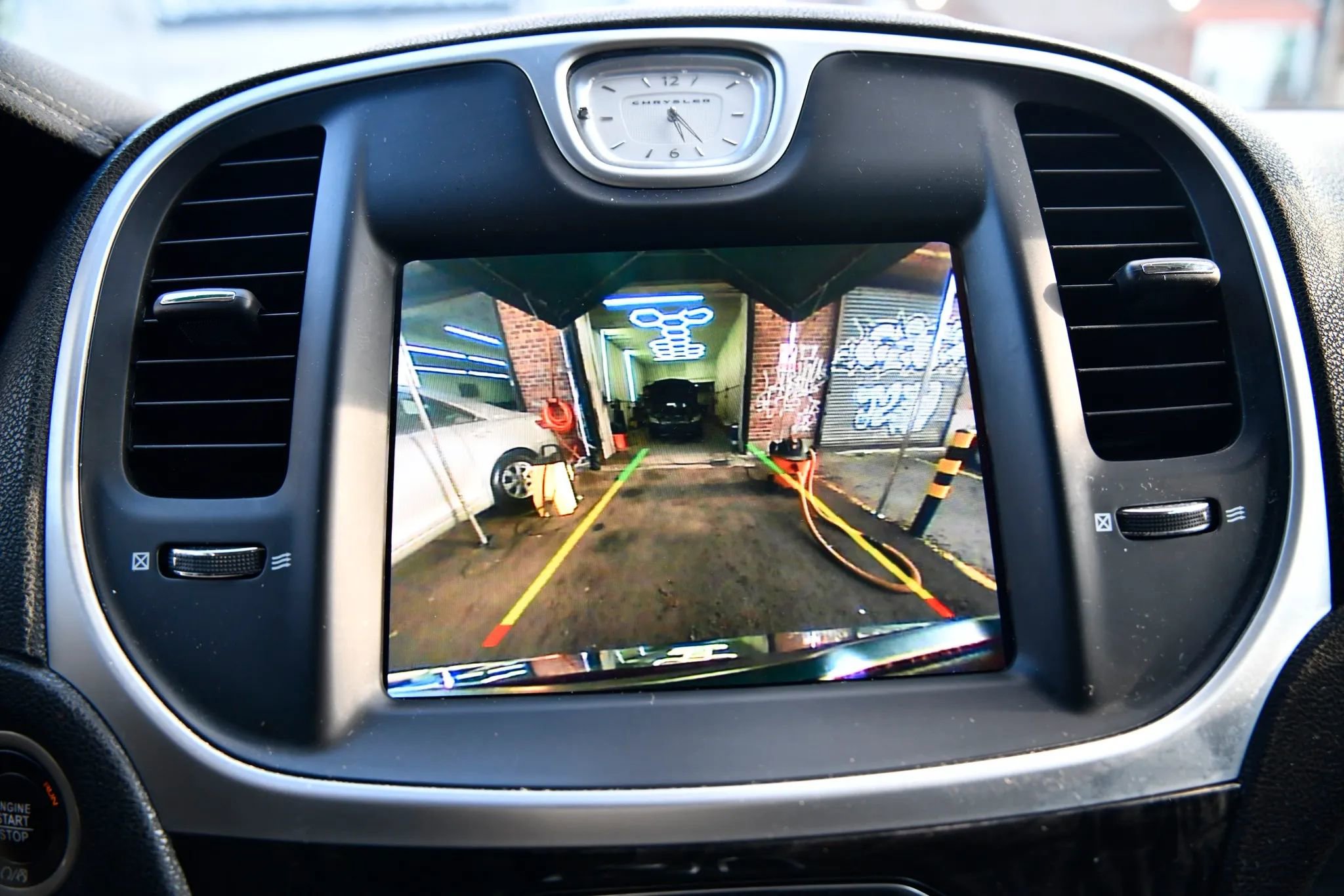 Used 2019 Chrysler 300 Limited RWD image 17